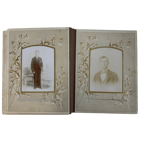 Antique Victorian Red Cloth & Brass Photo Album 33 Family Photos 8728 - Picture 15 of 16